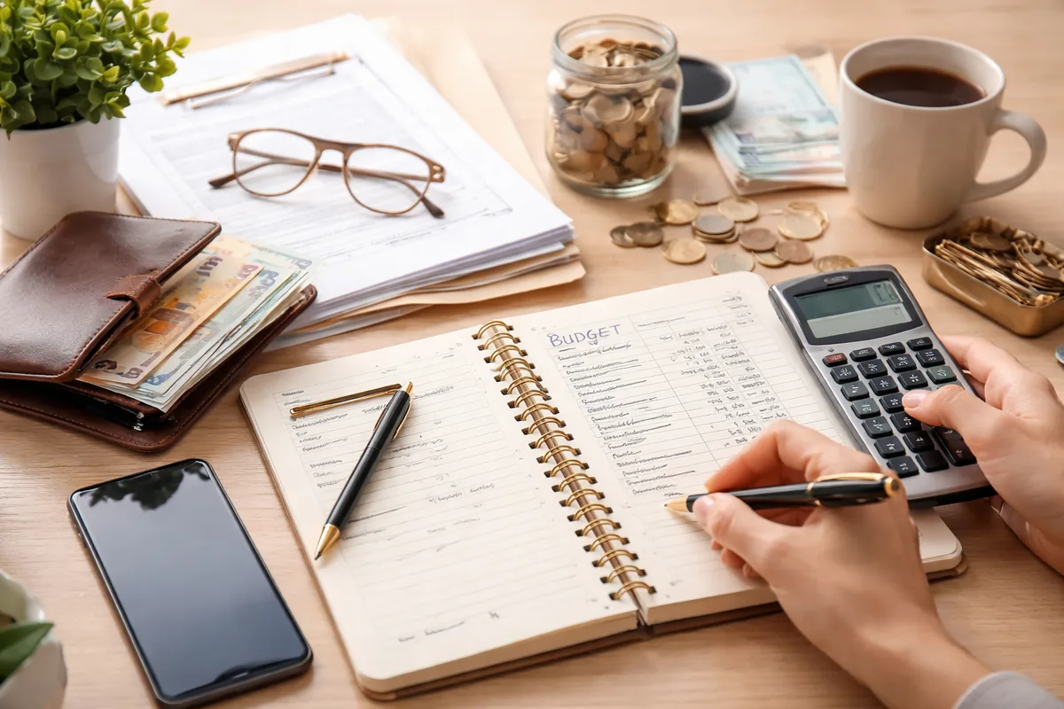 Comment gérer son budget pour les démarches administratives liées à l'emploi